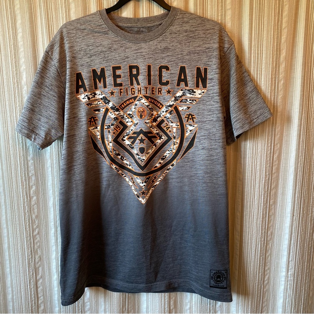 American Fighter Men’s Gray Gradient Graphic Tee